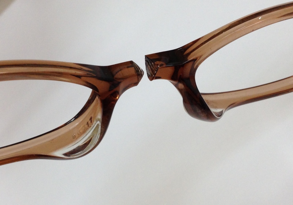 修理前のめがね